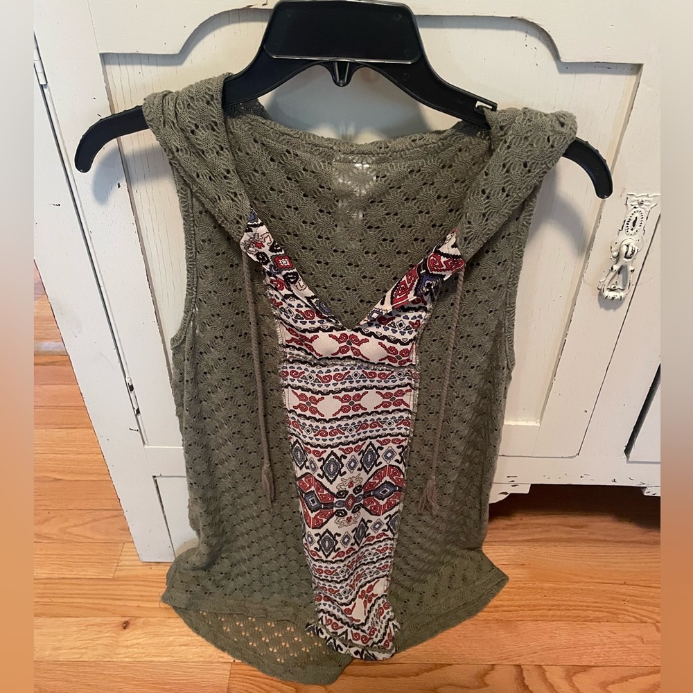 Daytrip Sleeveless Shirt